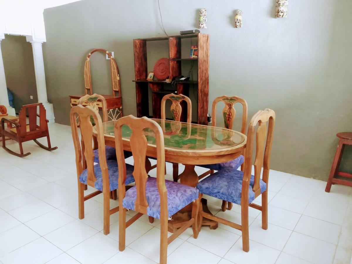 فندق Casa Ixchel - 450M To Downtown, Wifi, Hot Water, Ac فالادوليد المظهر الخارجي الصورة