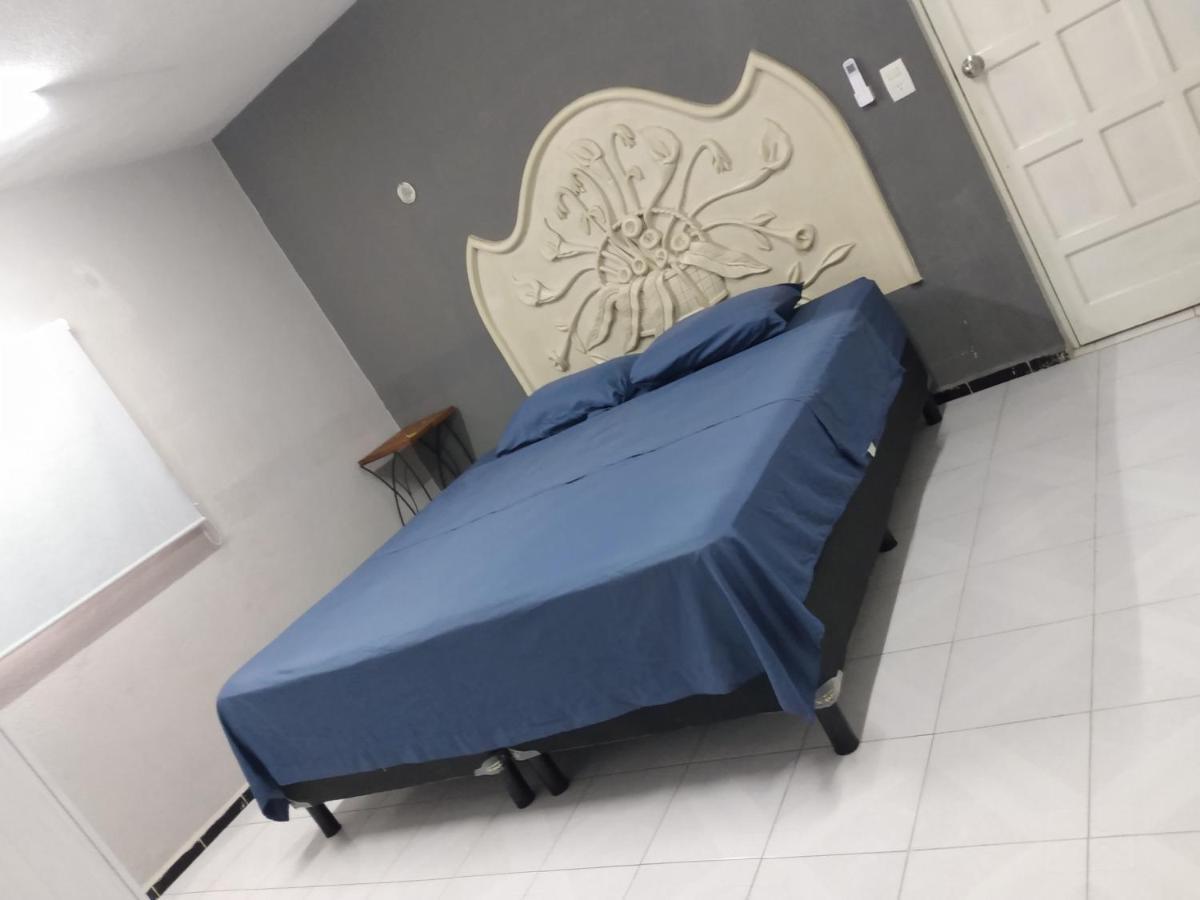 فندق Casa Ixchel - 450M To Downtown, Wifi, Hot Water, Ac فالادوليد المظهر الخارجي الصورة